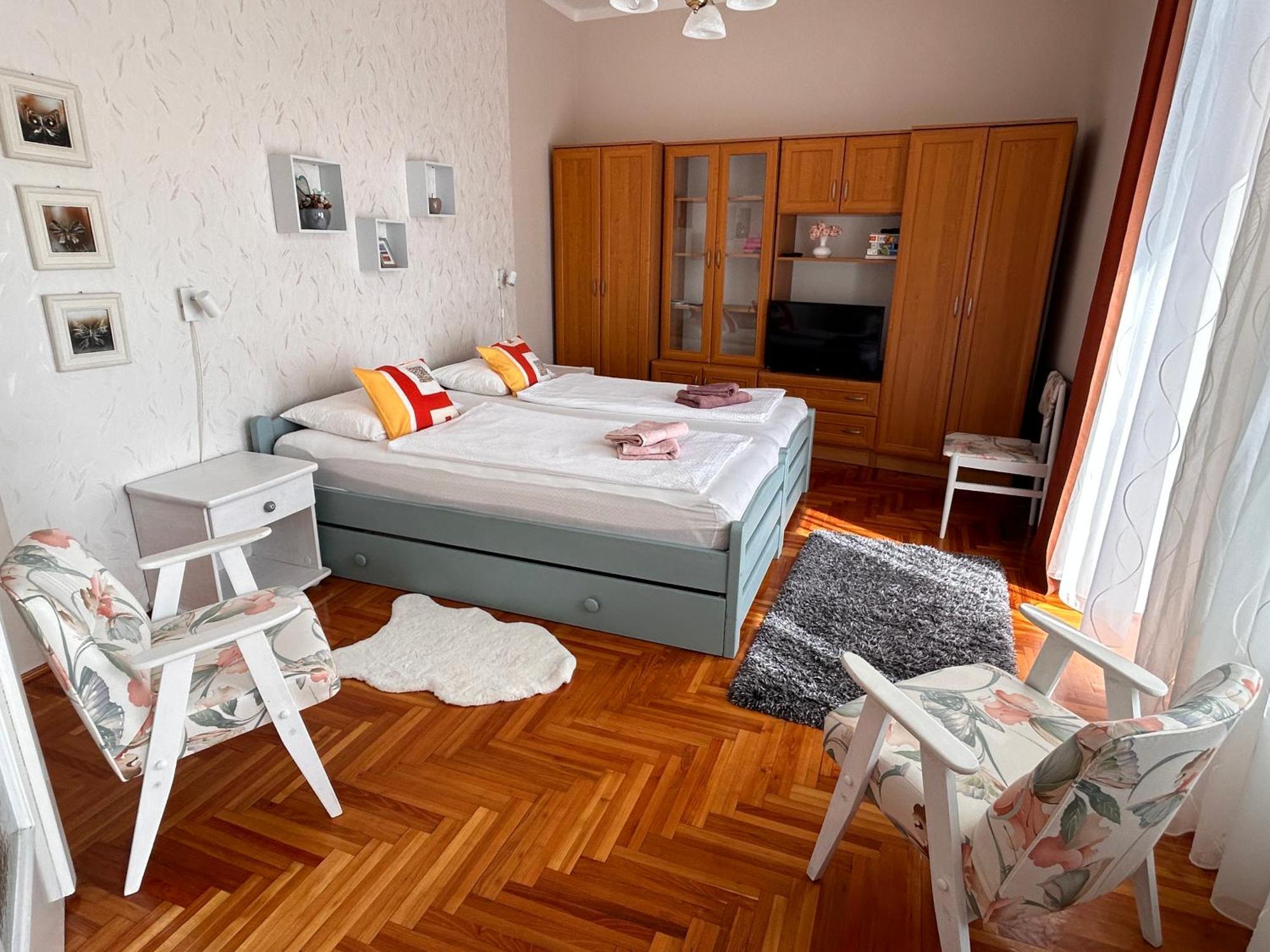 Balazs Apartman Eger Ruang foto