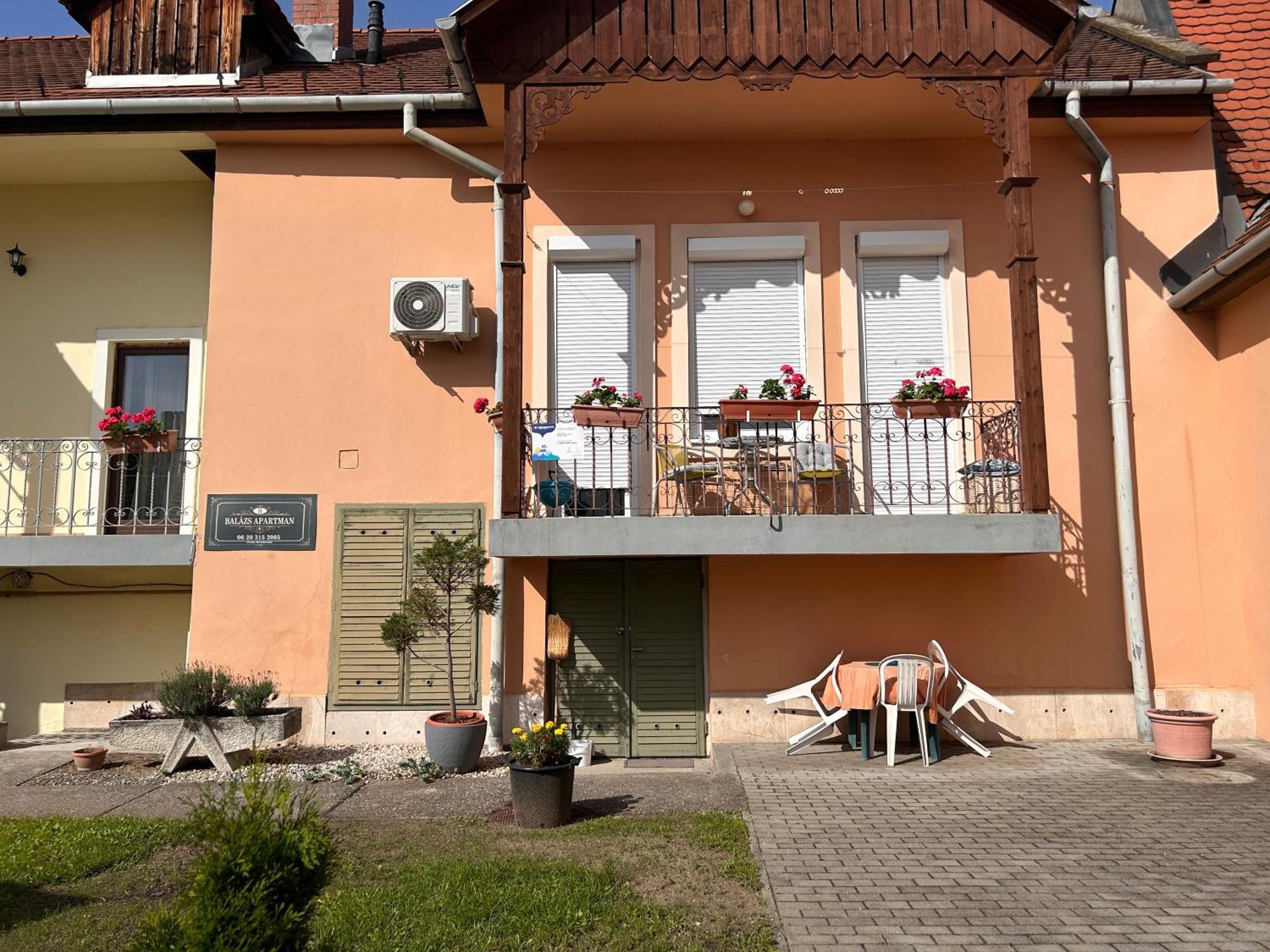 Balazs Apartman Eger Ruang foto