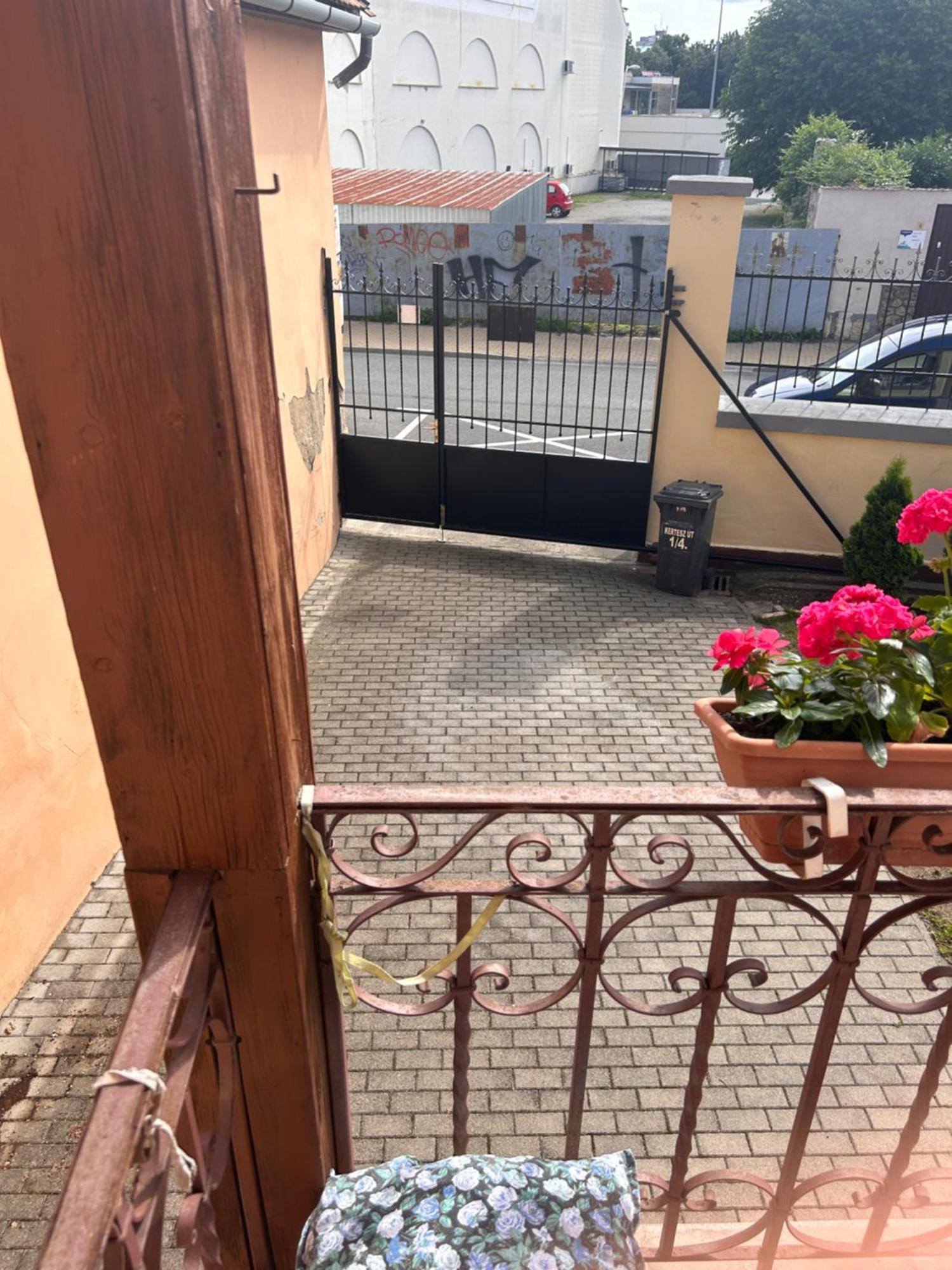 Balazs Apartman Eger Ruang foto